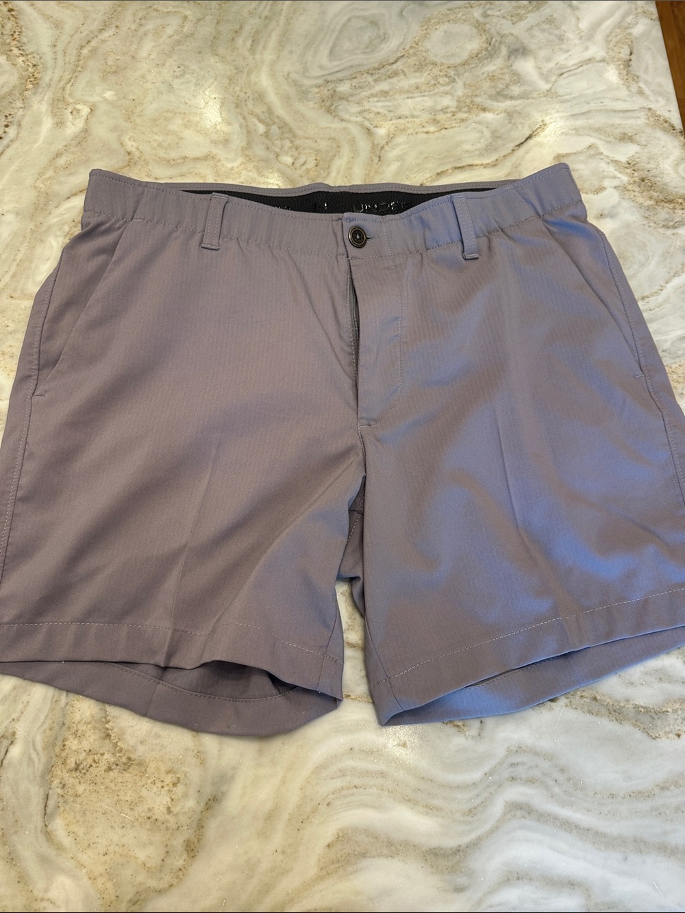 Under Armor Men's Lightweight gray shorts